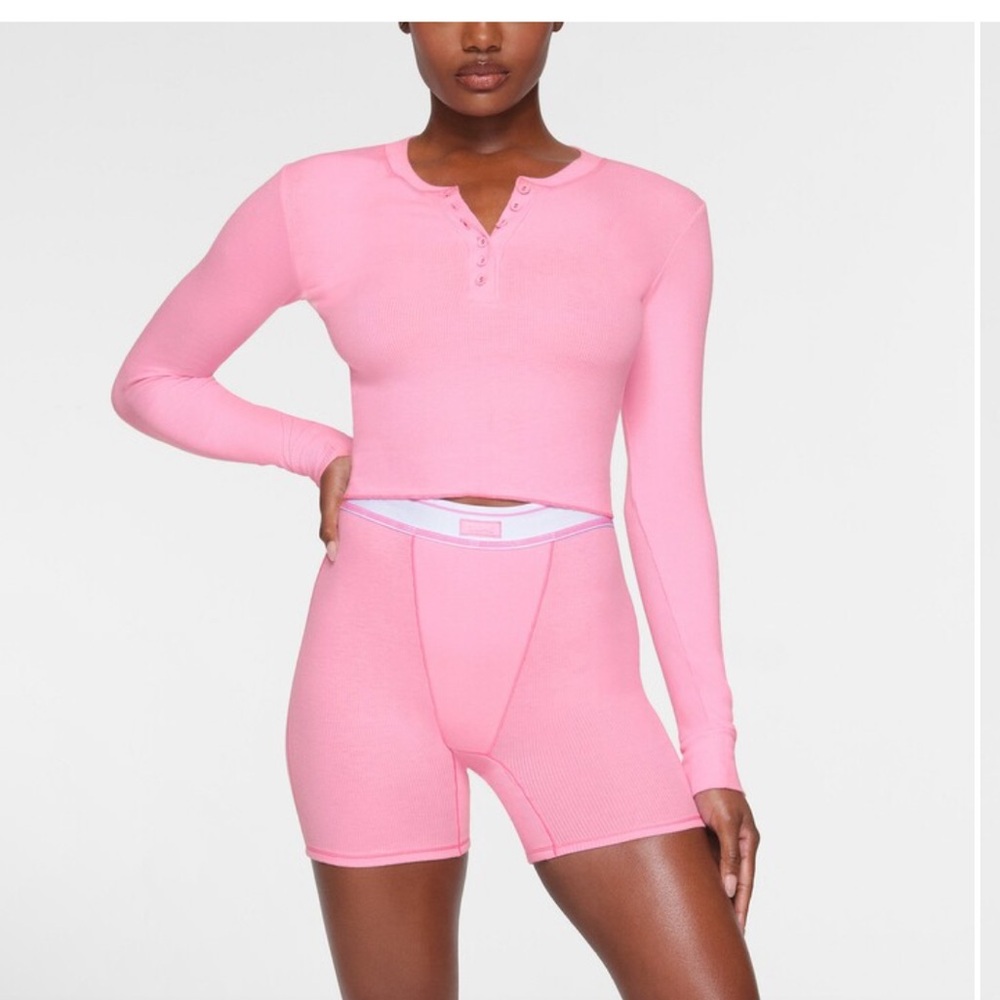 Skims Cotton Rib Long Sleeve Crop Henley | Bubble Gum Multi